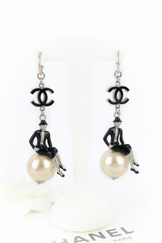 Boucles d'oreilles "Coco sur le monde" Chanel 2004