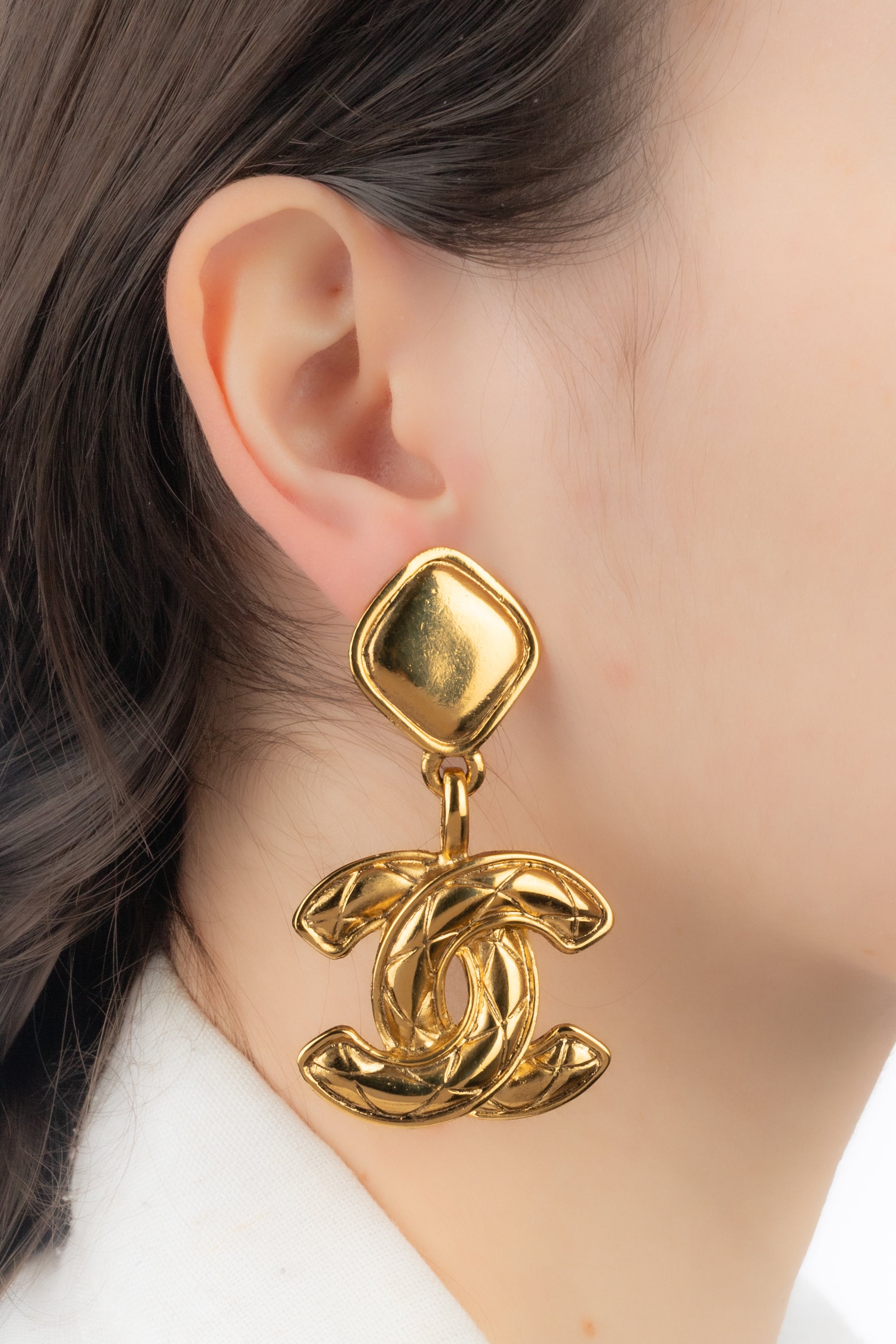 Boucles d'oreilles cc Chanel