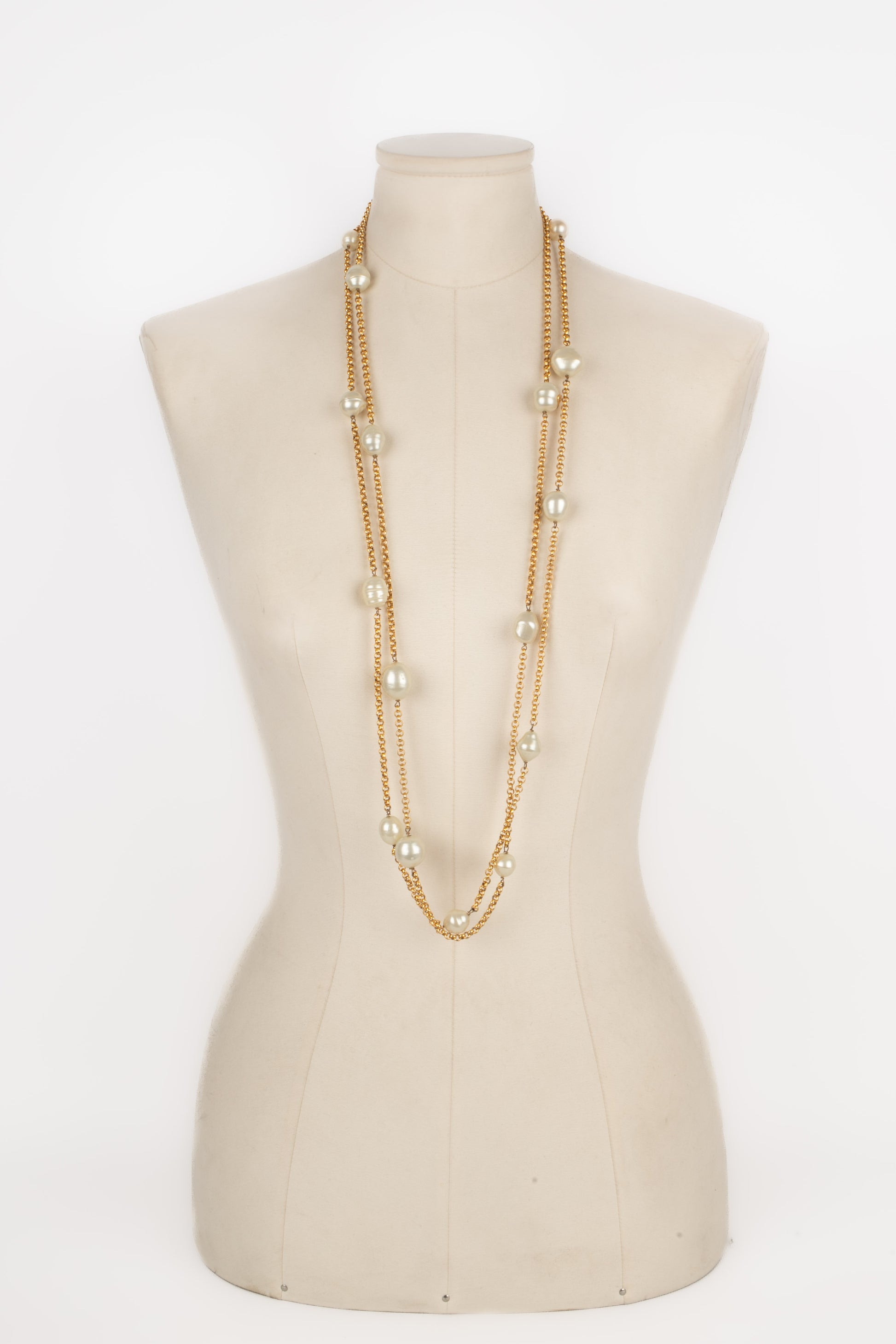 Collier de perles Chanel