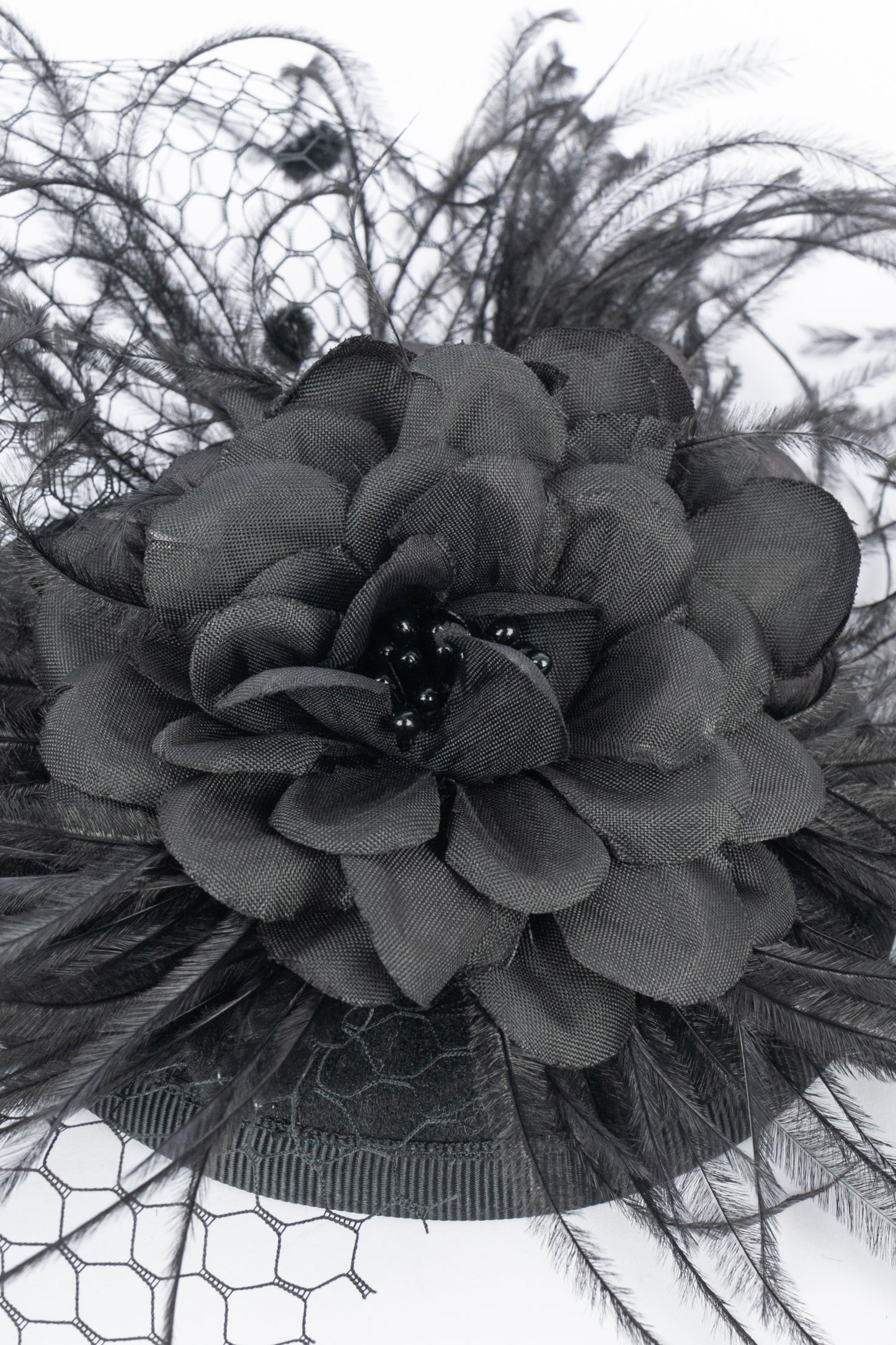 Accessoire de tête / Chapeau bibi anonyme