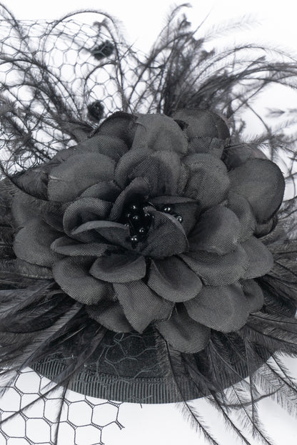 Accessoire de tête / Chapeau bibi anonyme