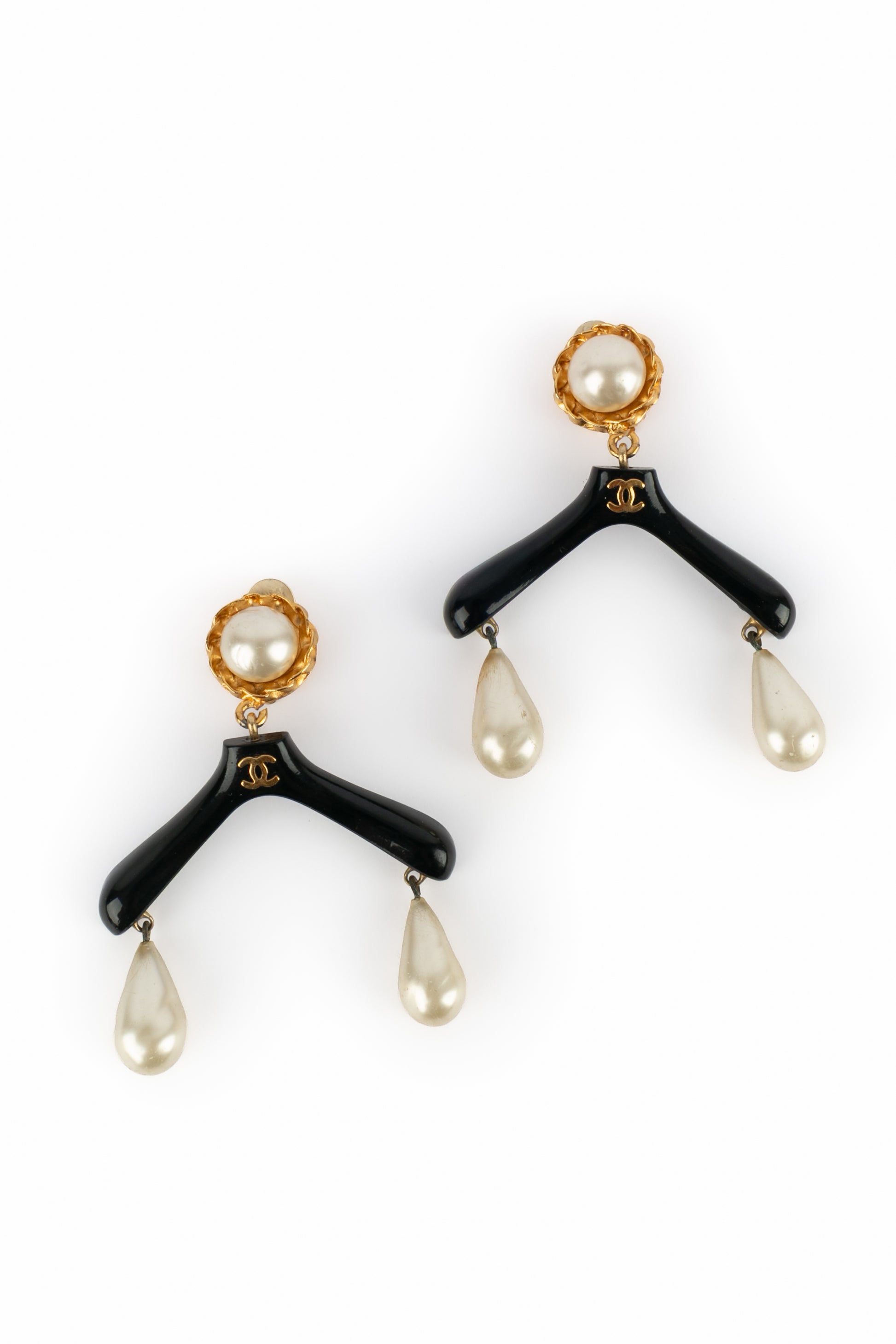 Boucles d'oreilles "cintres" Chanel Haute Couture 