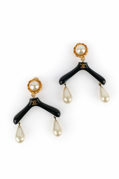 Boucles d'oreilles "cintres" Chanel Haute Couture 