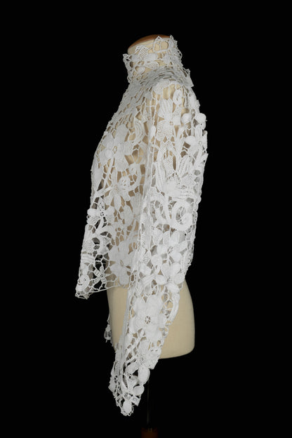 Haut ancien en dentelle