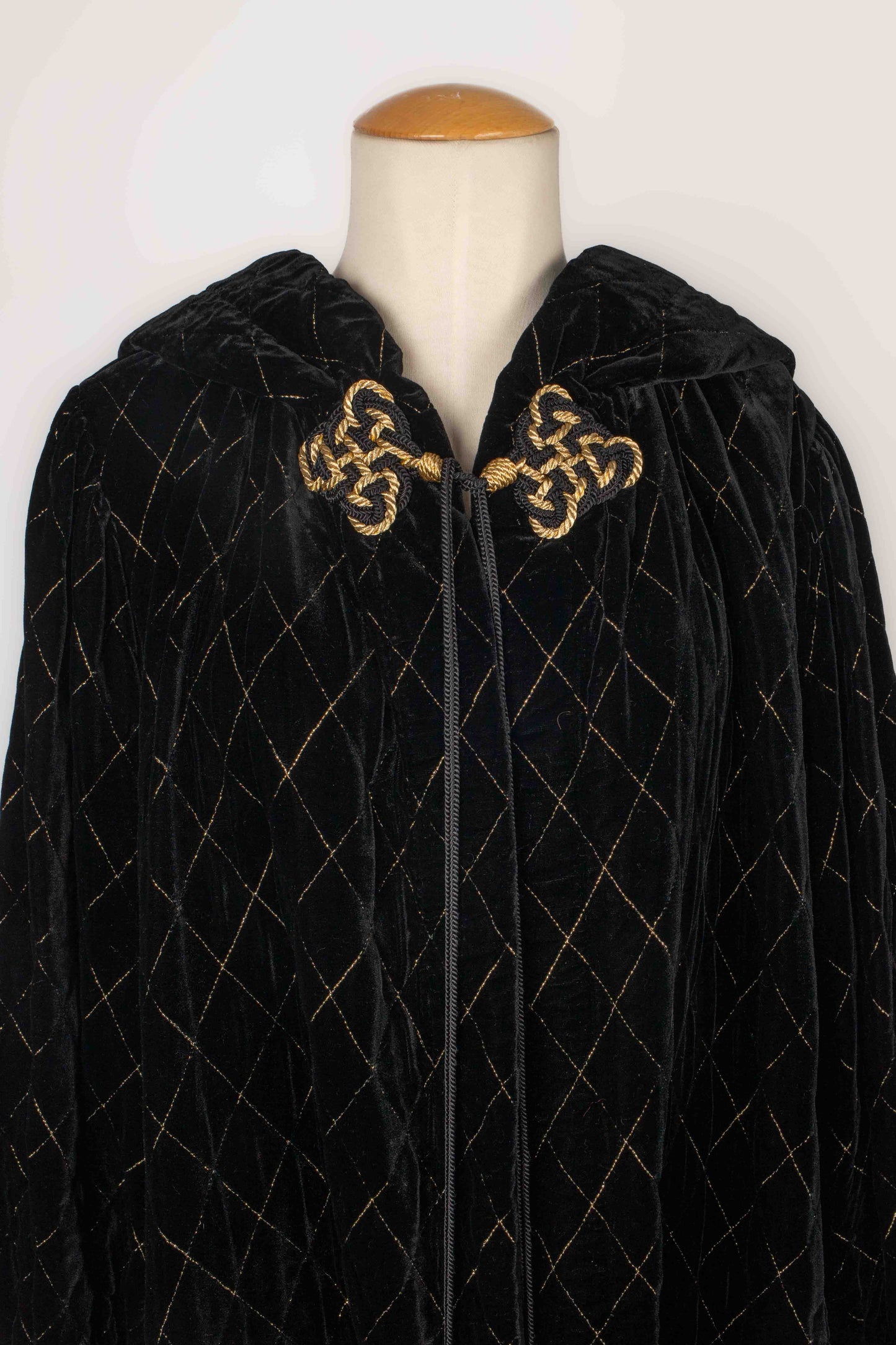 Manteau Yves Saint Laurent 1977