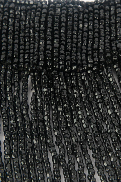 Collier de perles noires Dior 