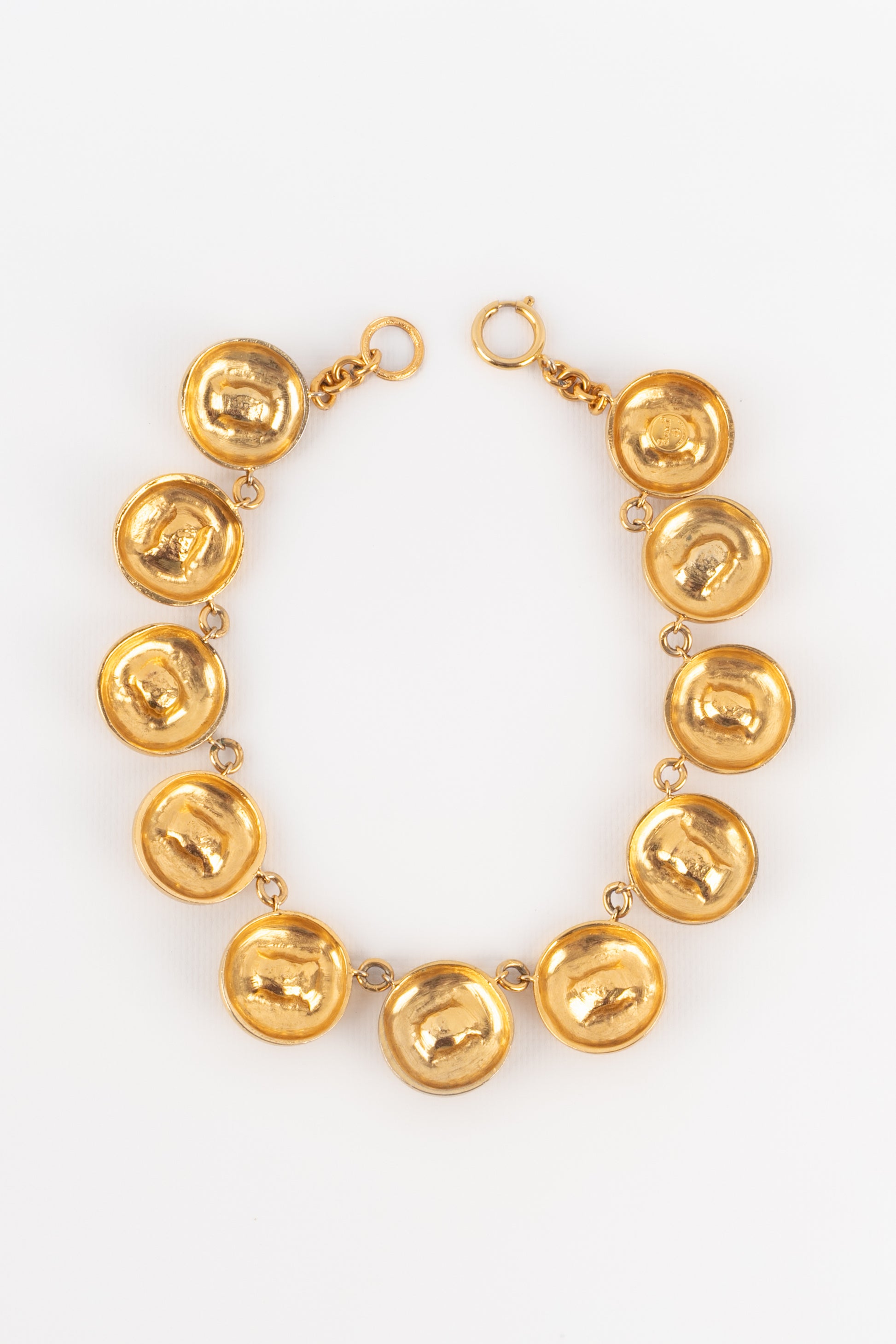 Collier court Chanel