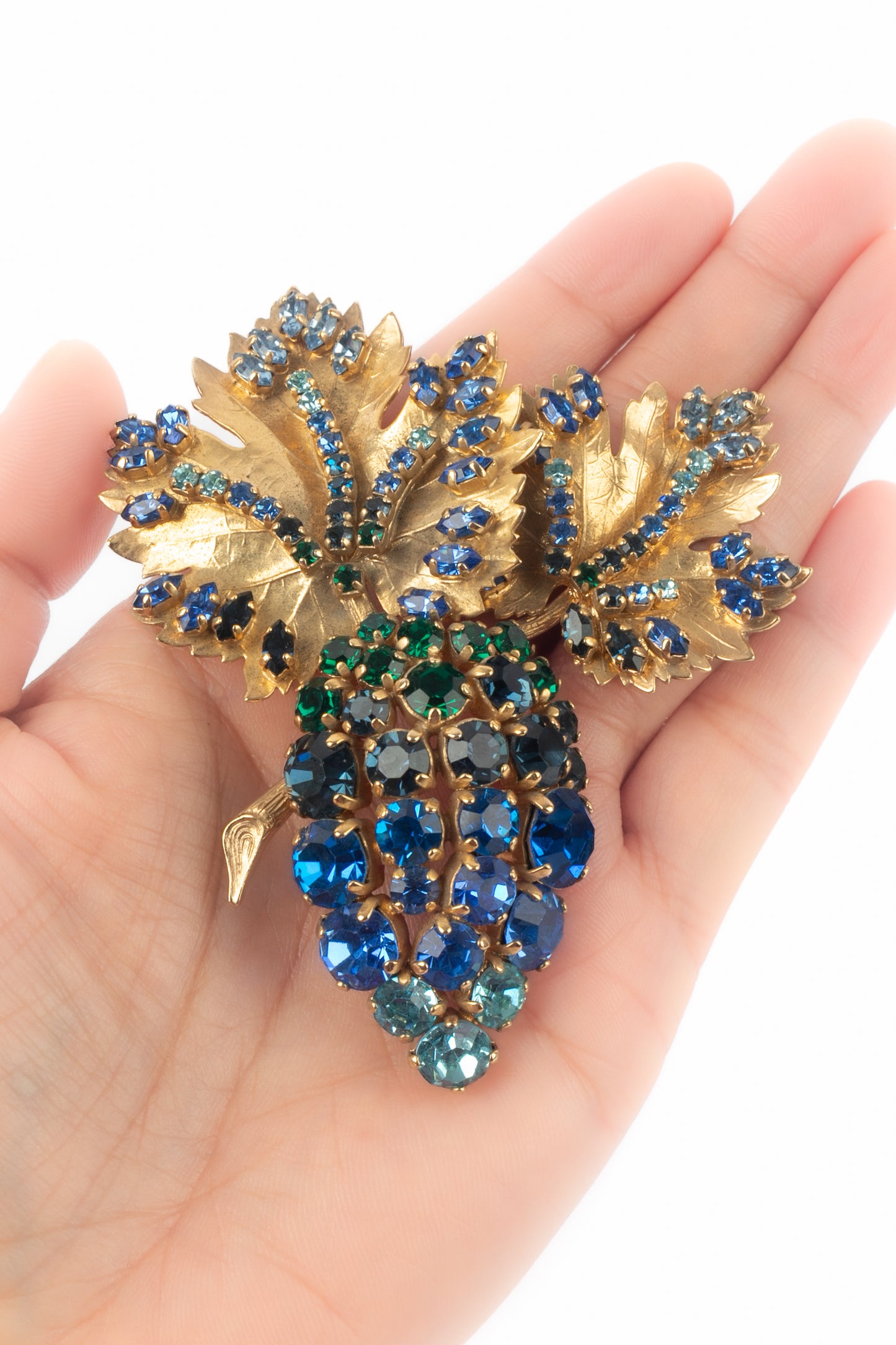 Broche "Raisin" Dior