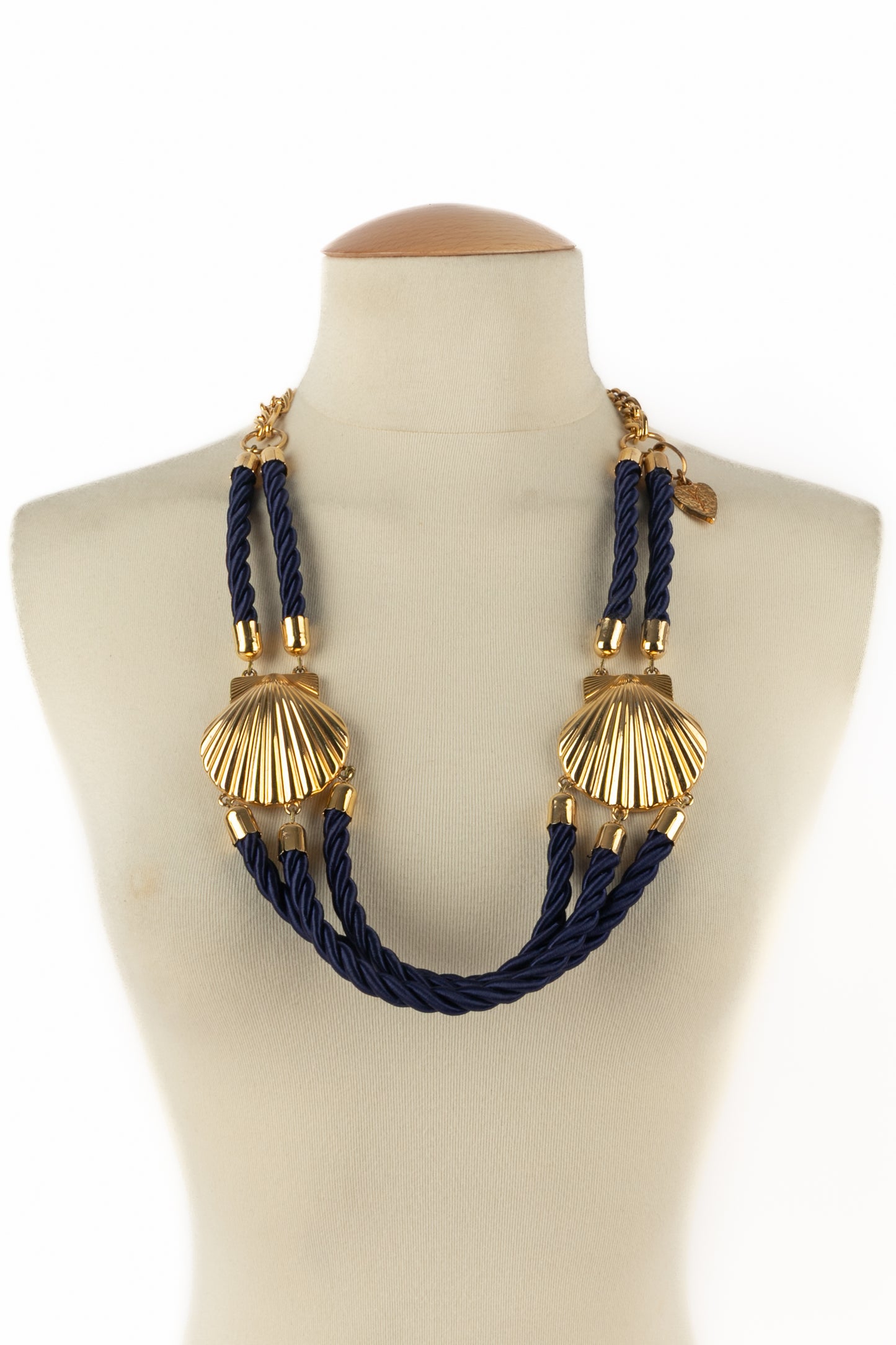 Collier coquillage Yves Saint Laurent