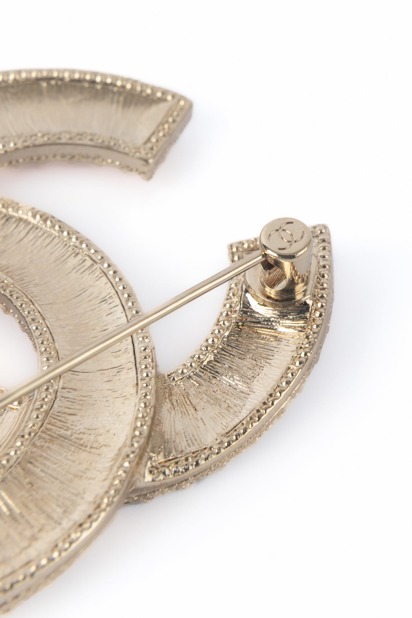 Broche cc Chanel 2022