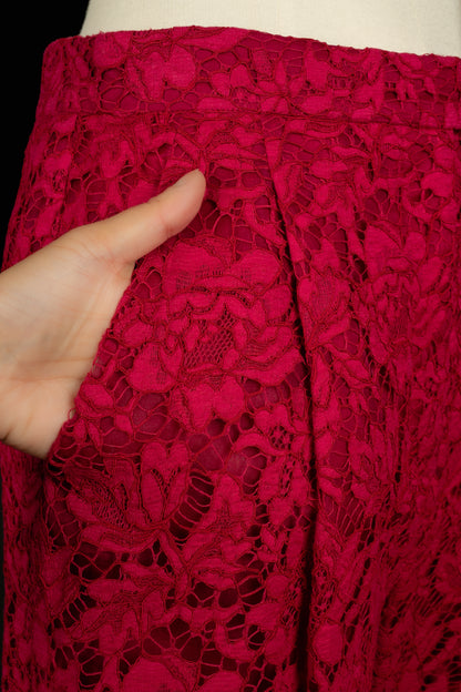 Short en dentelle rouge Valentino 