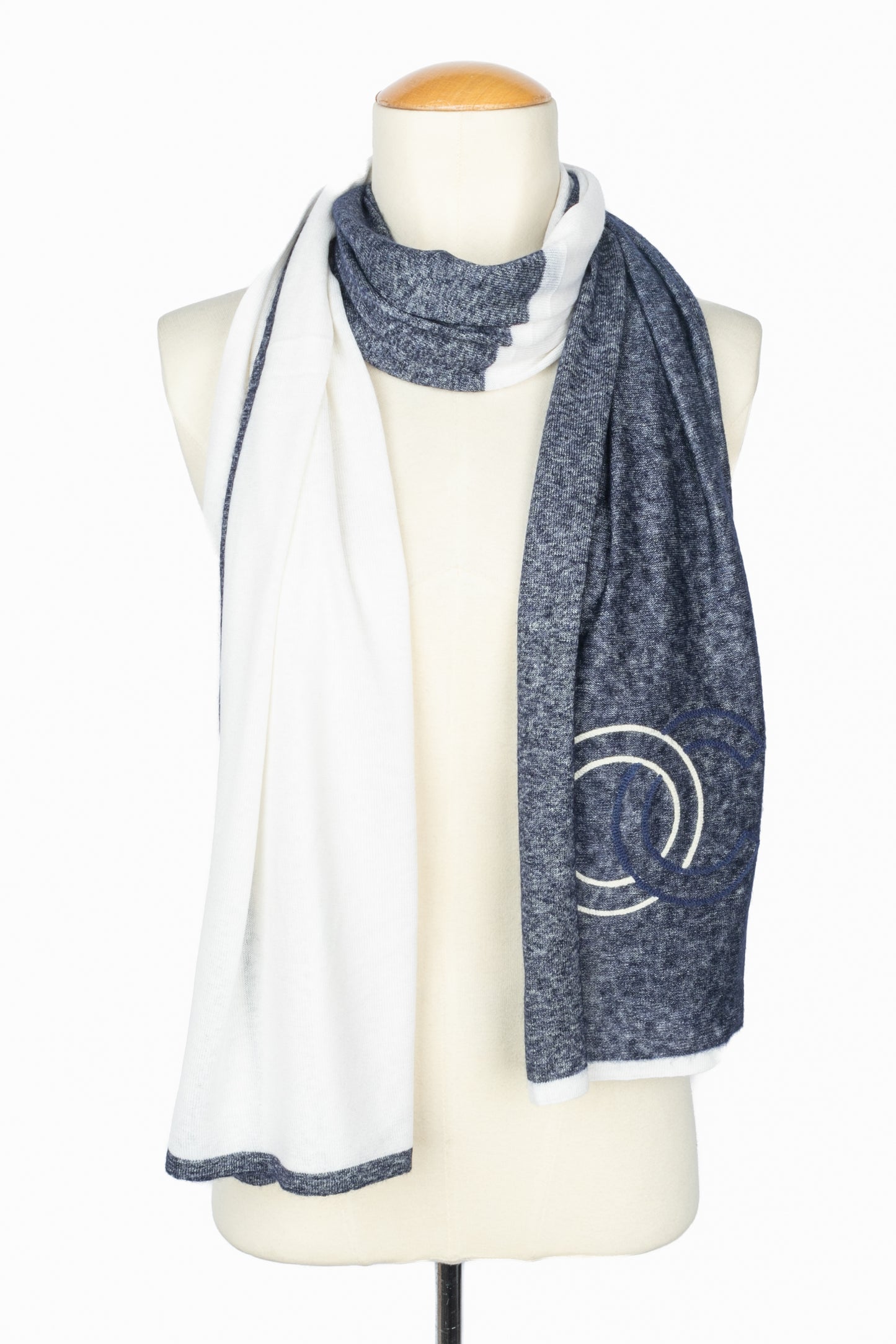 Écharpe bicolore Chanel 