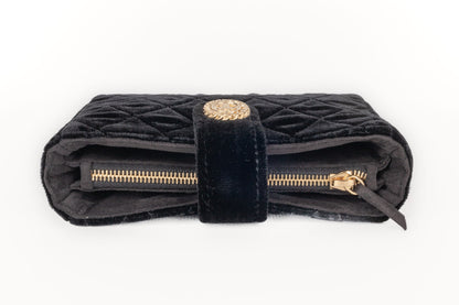 Sac pochette en velours Chanel