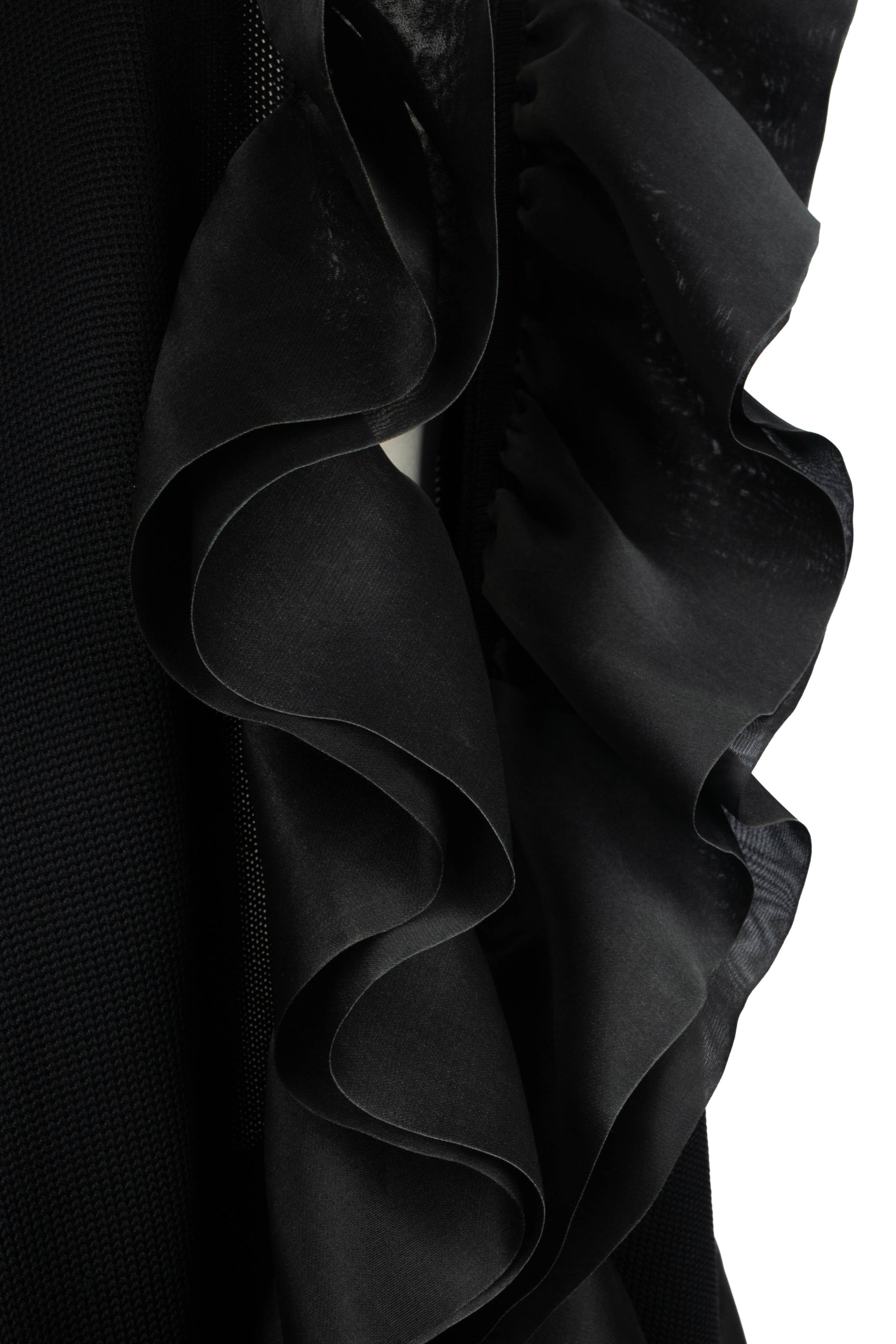 Cape en soie noire Isabel Canovas