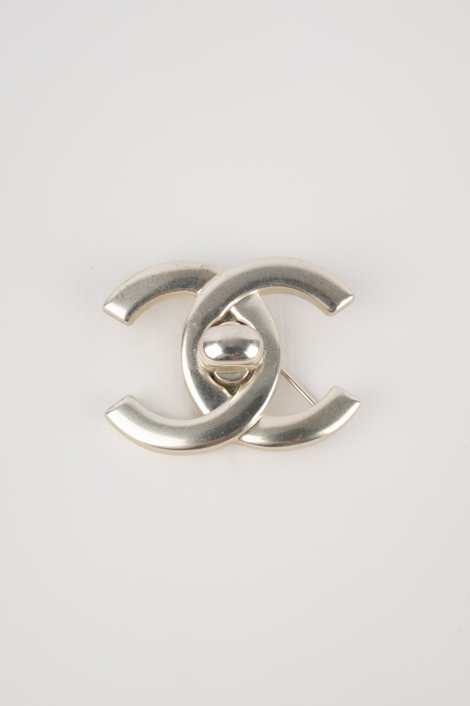 Broche tourniquet Chanel 1996