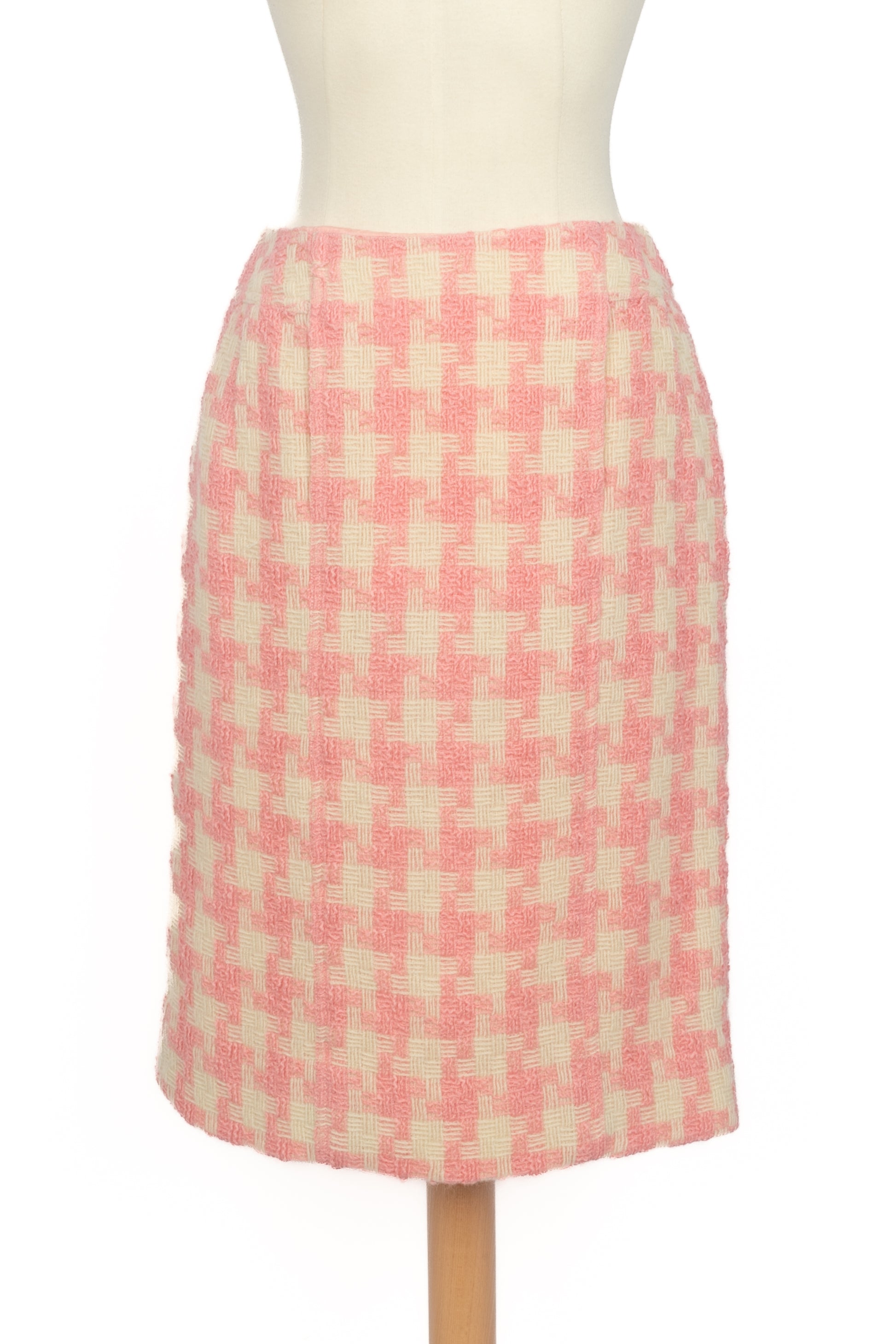 Tailleur rose Chanel 1990's