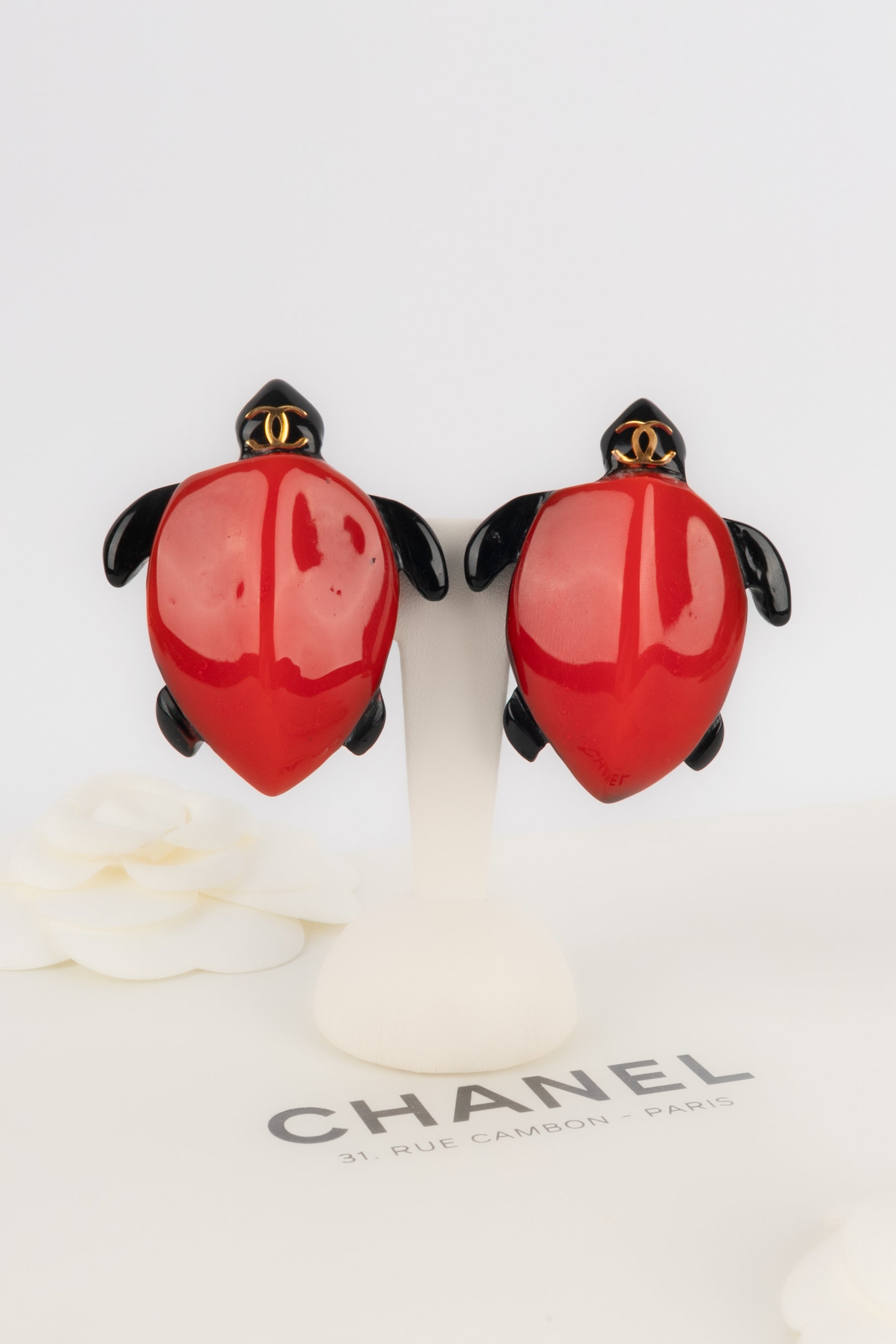 Rares boucles d'oreilles tortues Chanel