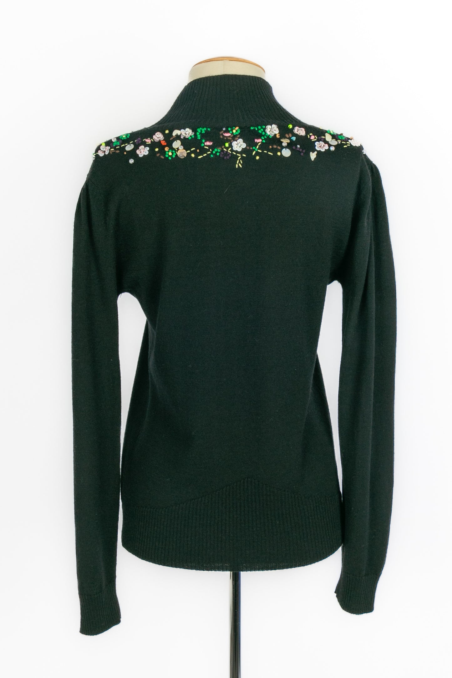 Pull brodé Christian Lacroix