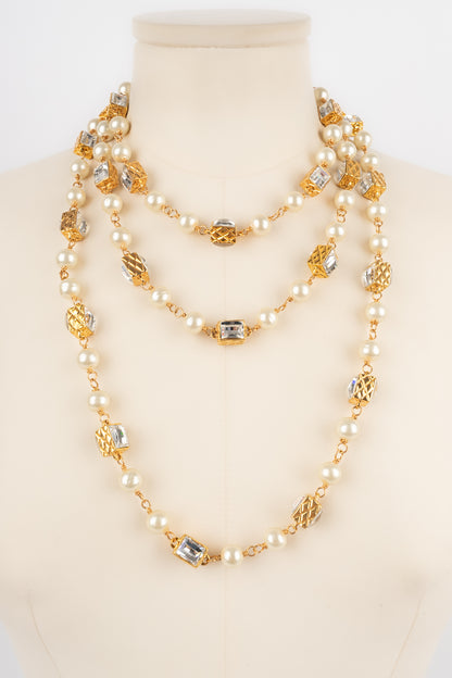 Collier de perles Chanel