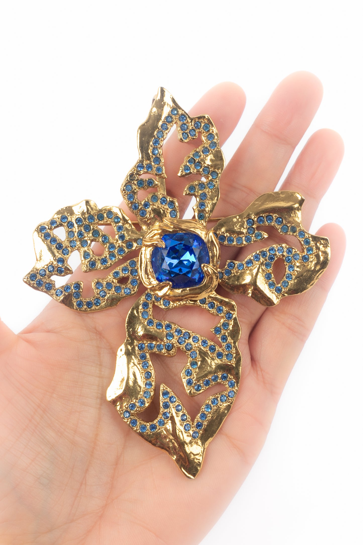 Broche bleue Yves Saint Laurent