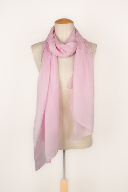 Foulard en soie rose Chanel