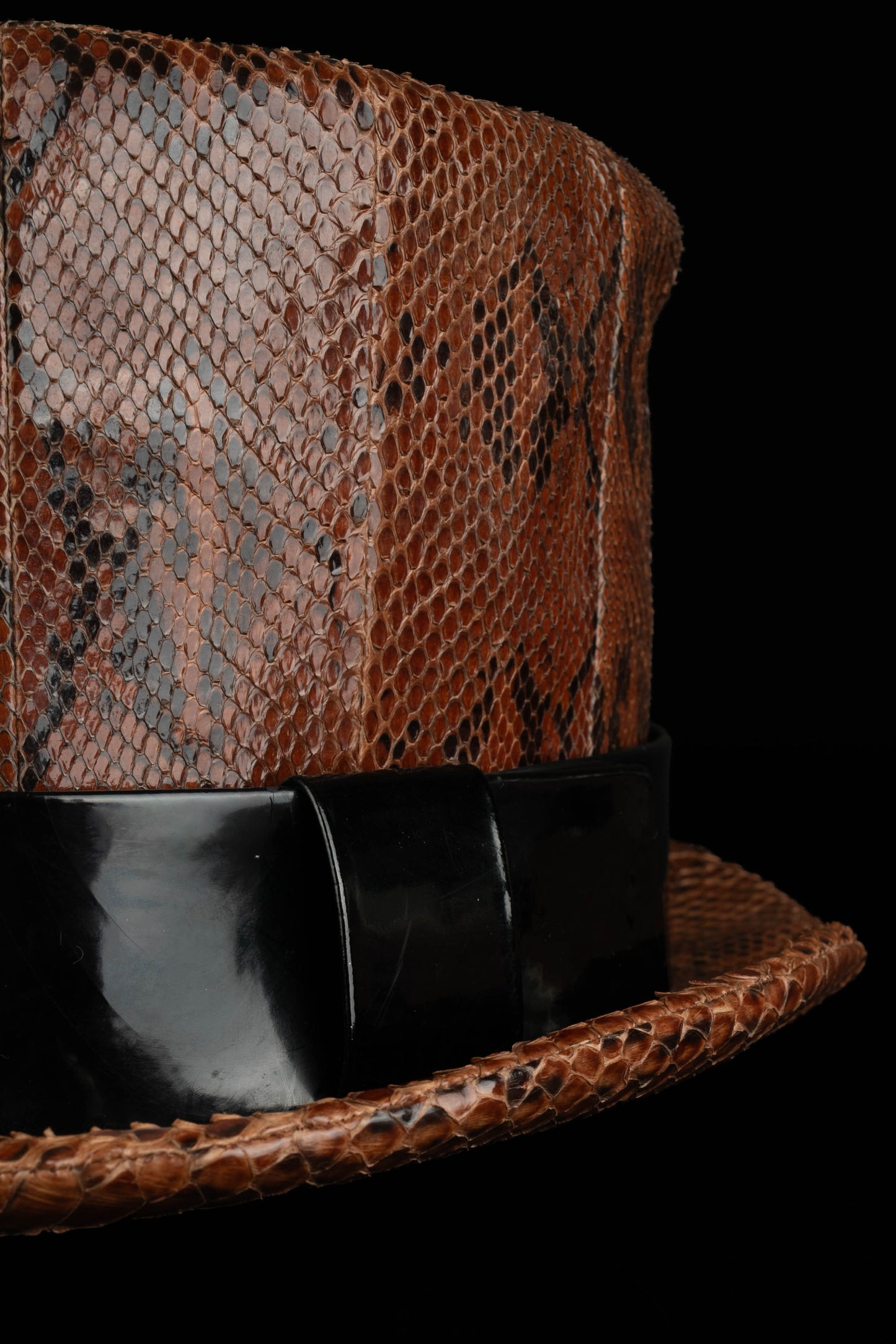 Chapeau en serpent Yves Saint Laurent Haute Couture