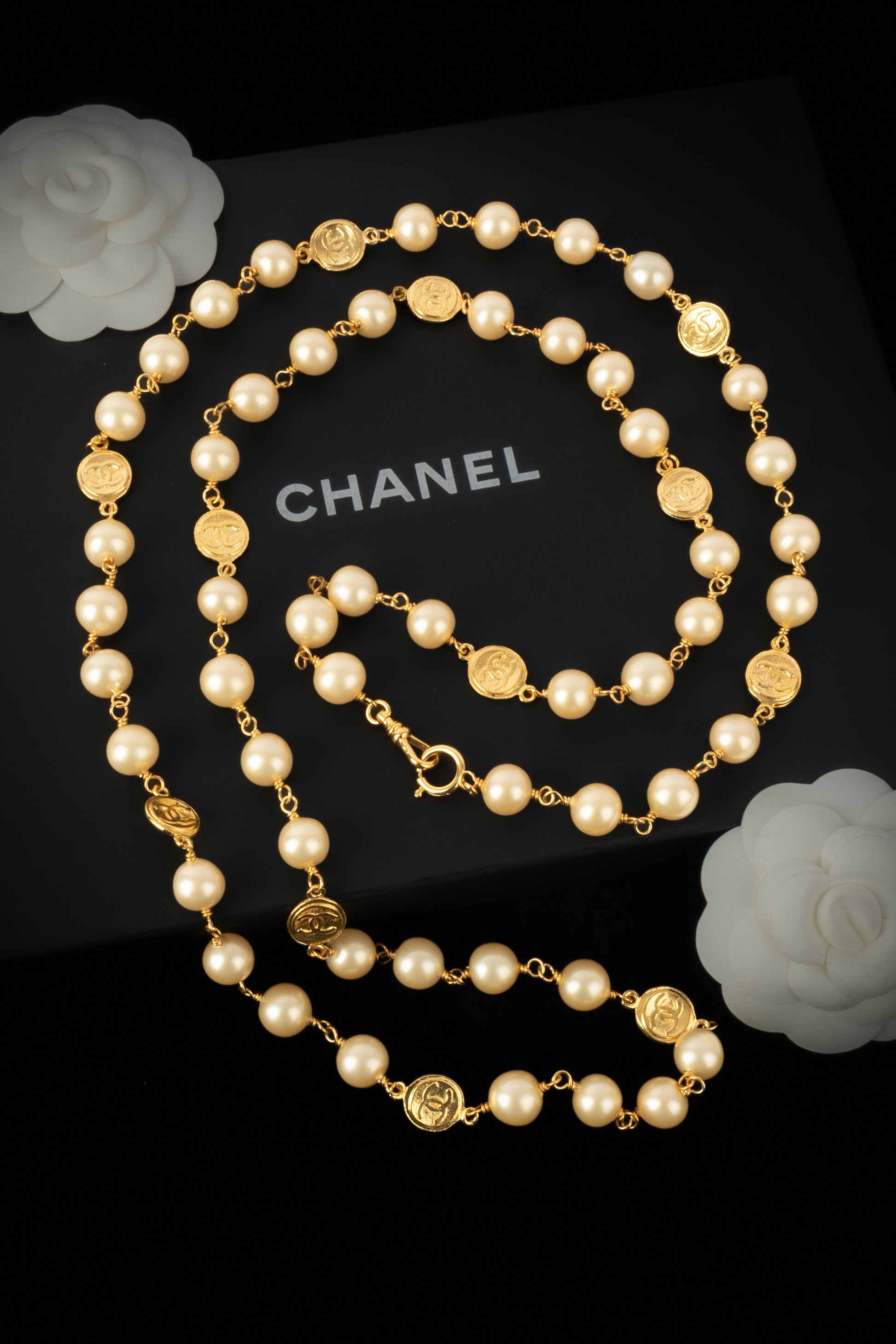 Collier de perles Chanel 