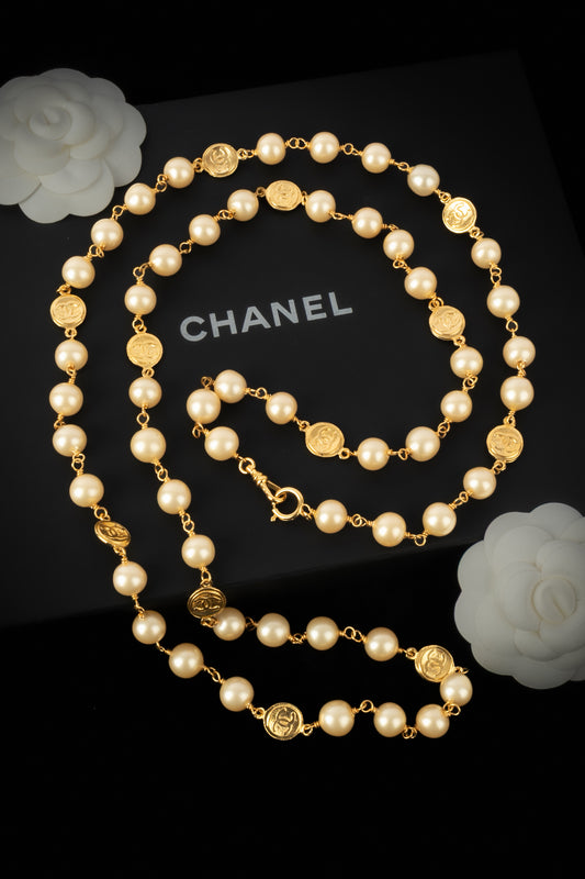 Collier de perles Chanel 