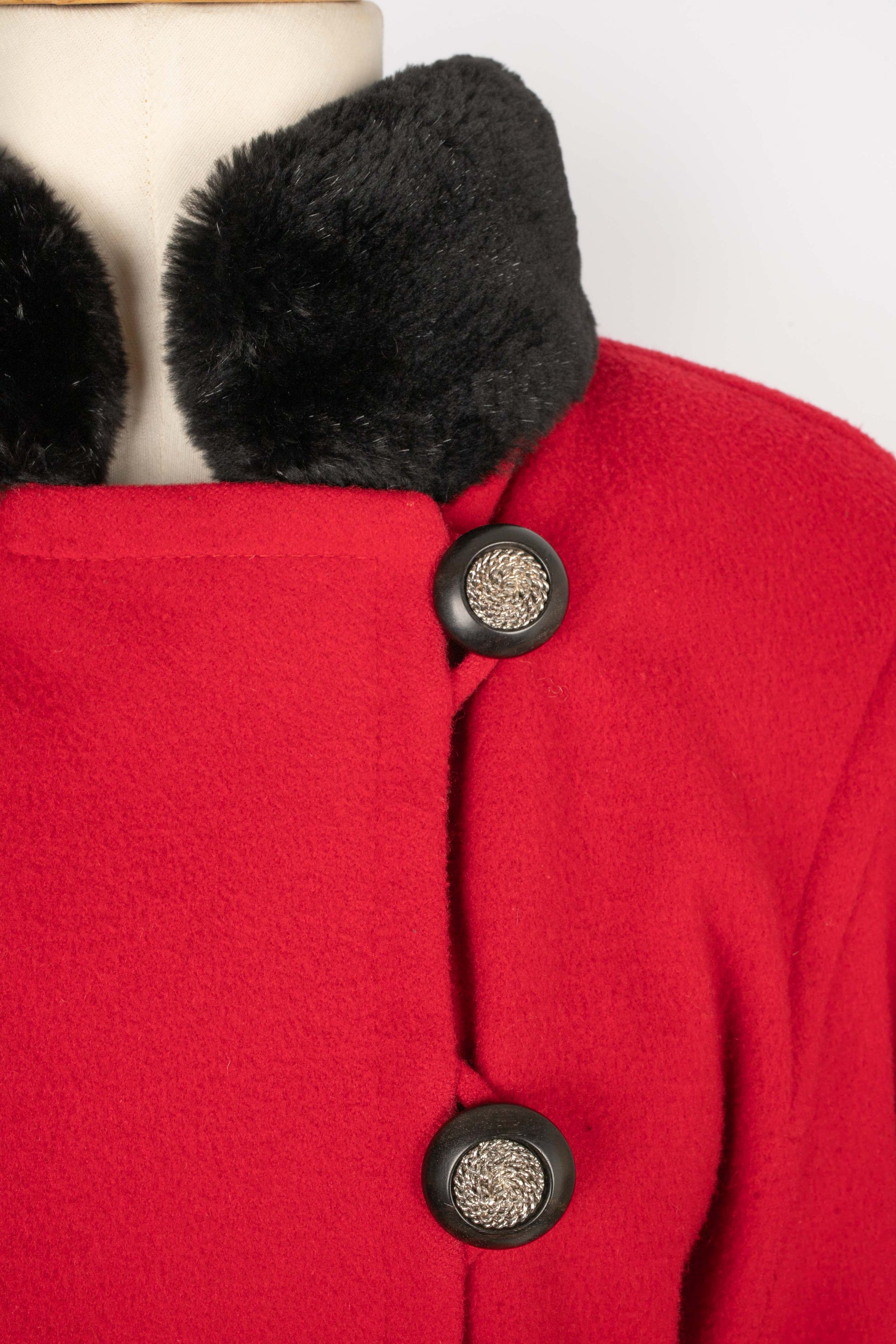 Manteau rouge Yves Saint Laurent