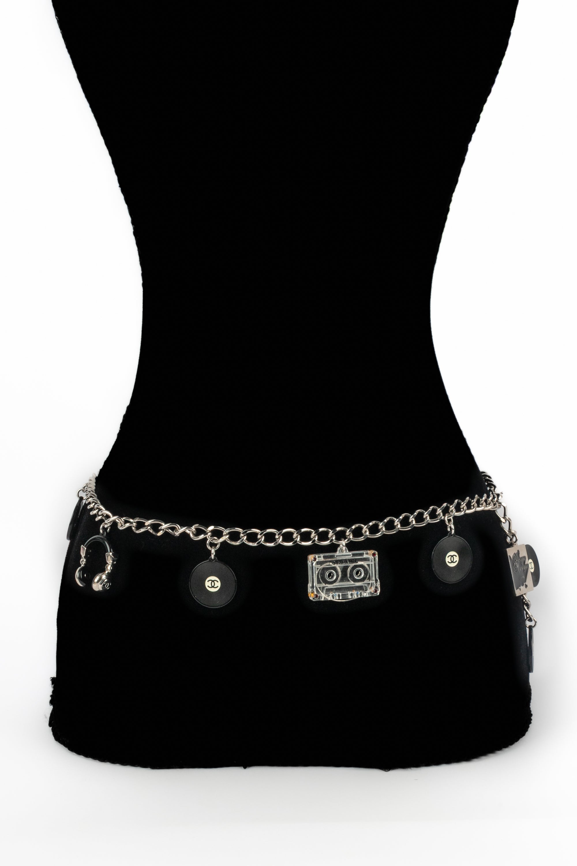 Chanel charm necklace Spring 2004 – Les Merveilles De Babellou