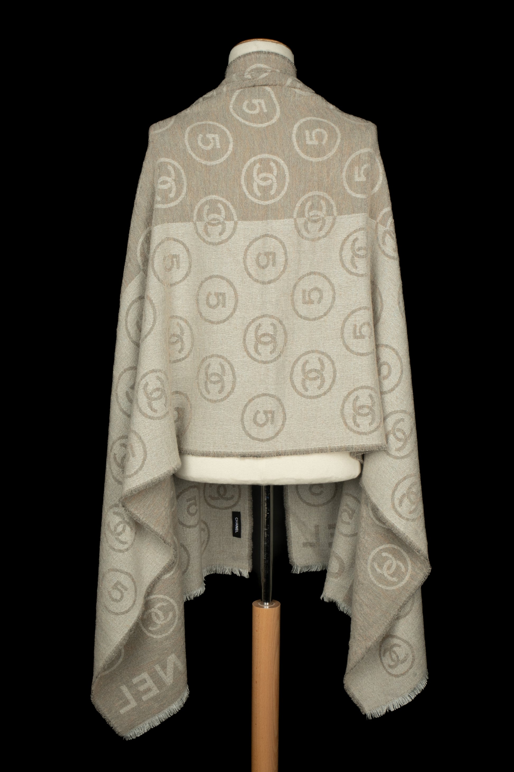 Écharpe à logo Chanel