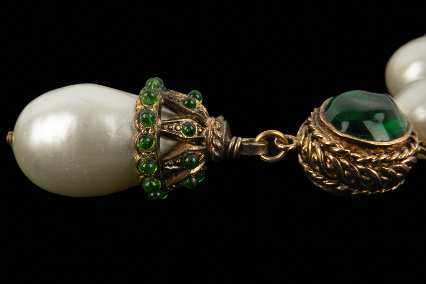 Collier de perles Chanel 1980's