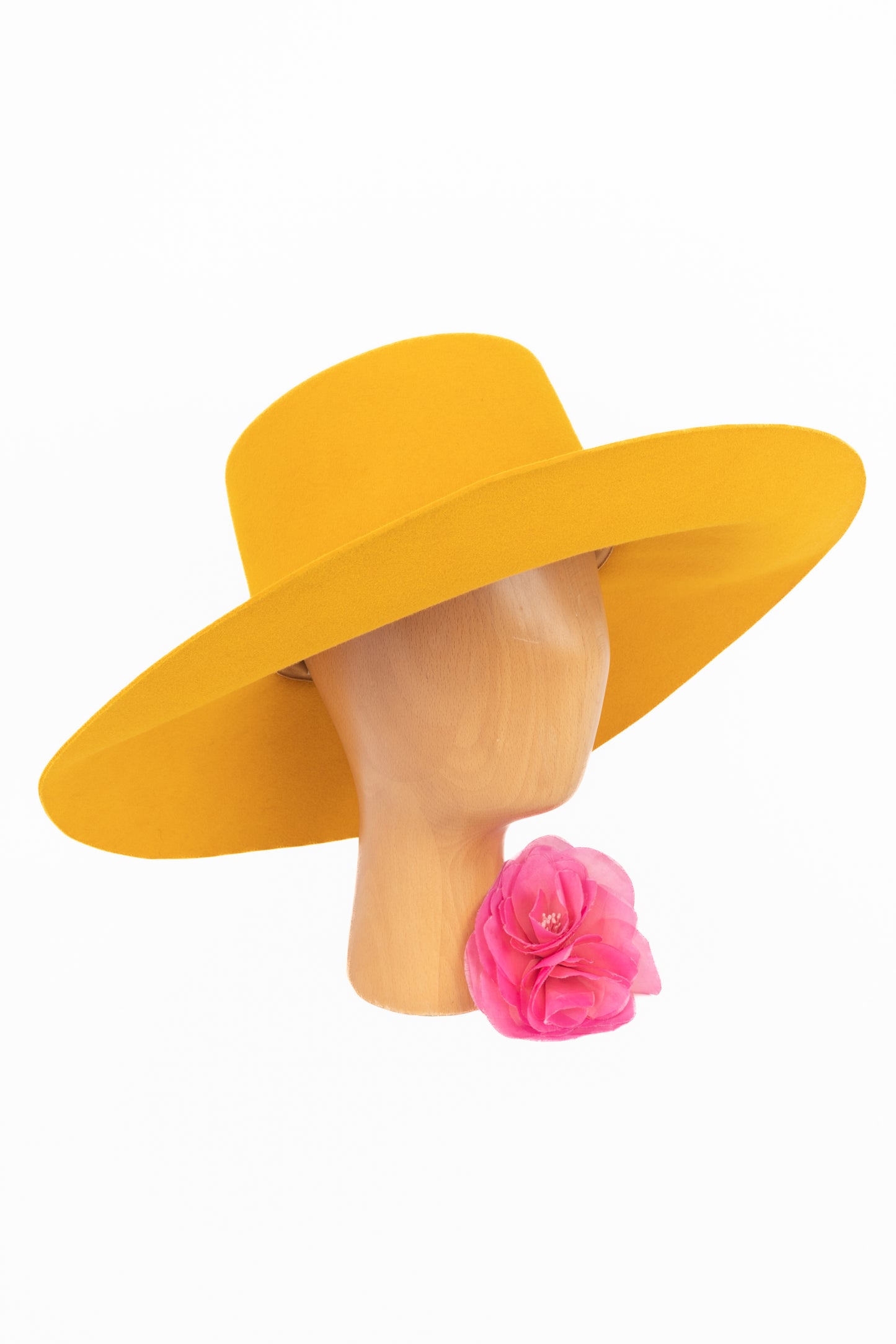 Chapeau en feutre jaune Hermès 