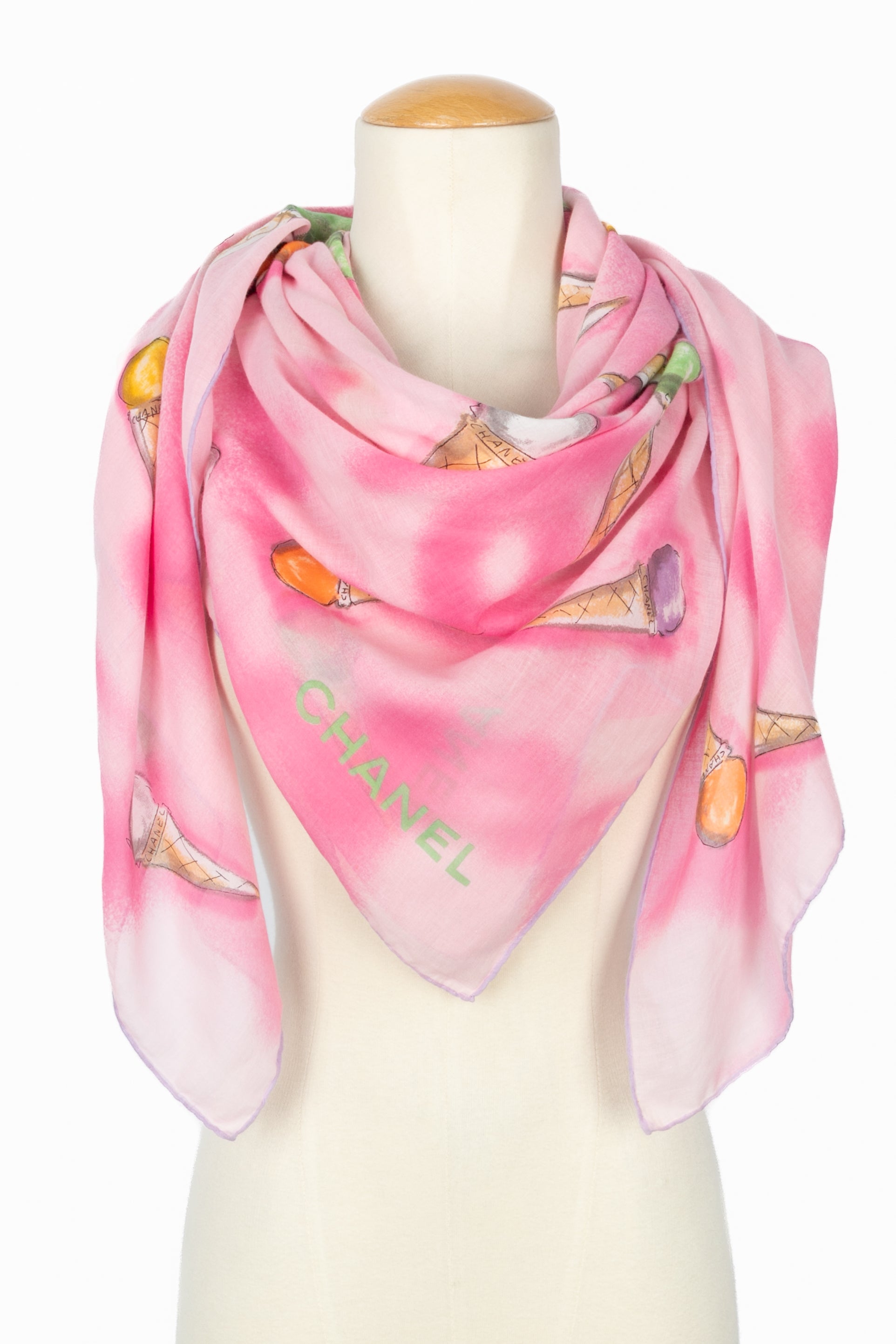 Paréo / échapre Chanel