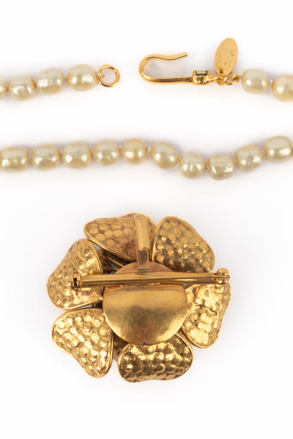 Collier camélia Chanel 1980's