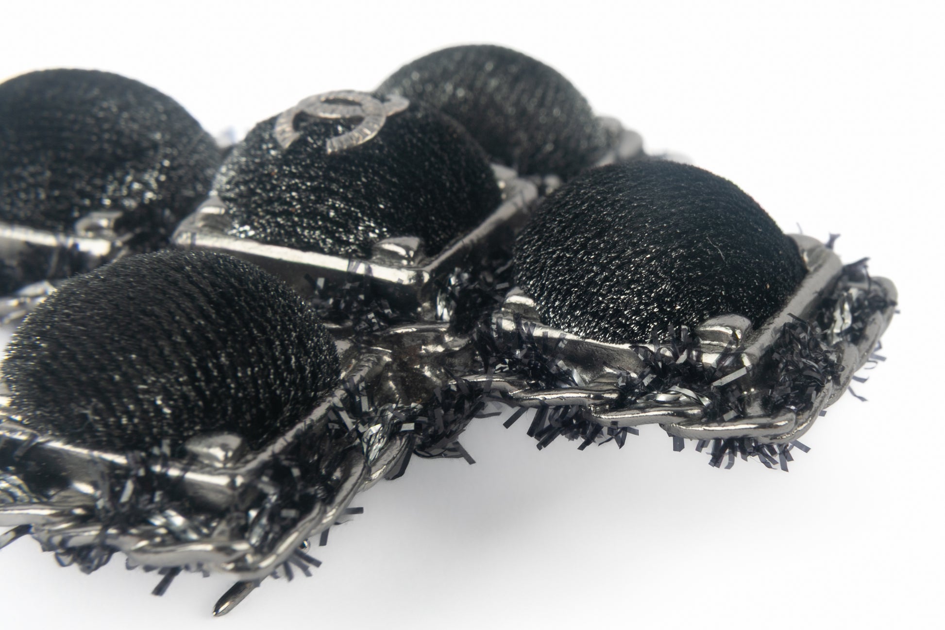 Broche croix Chanel 2013