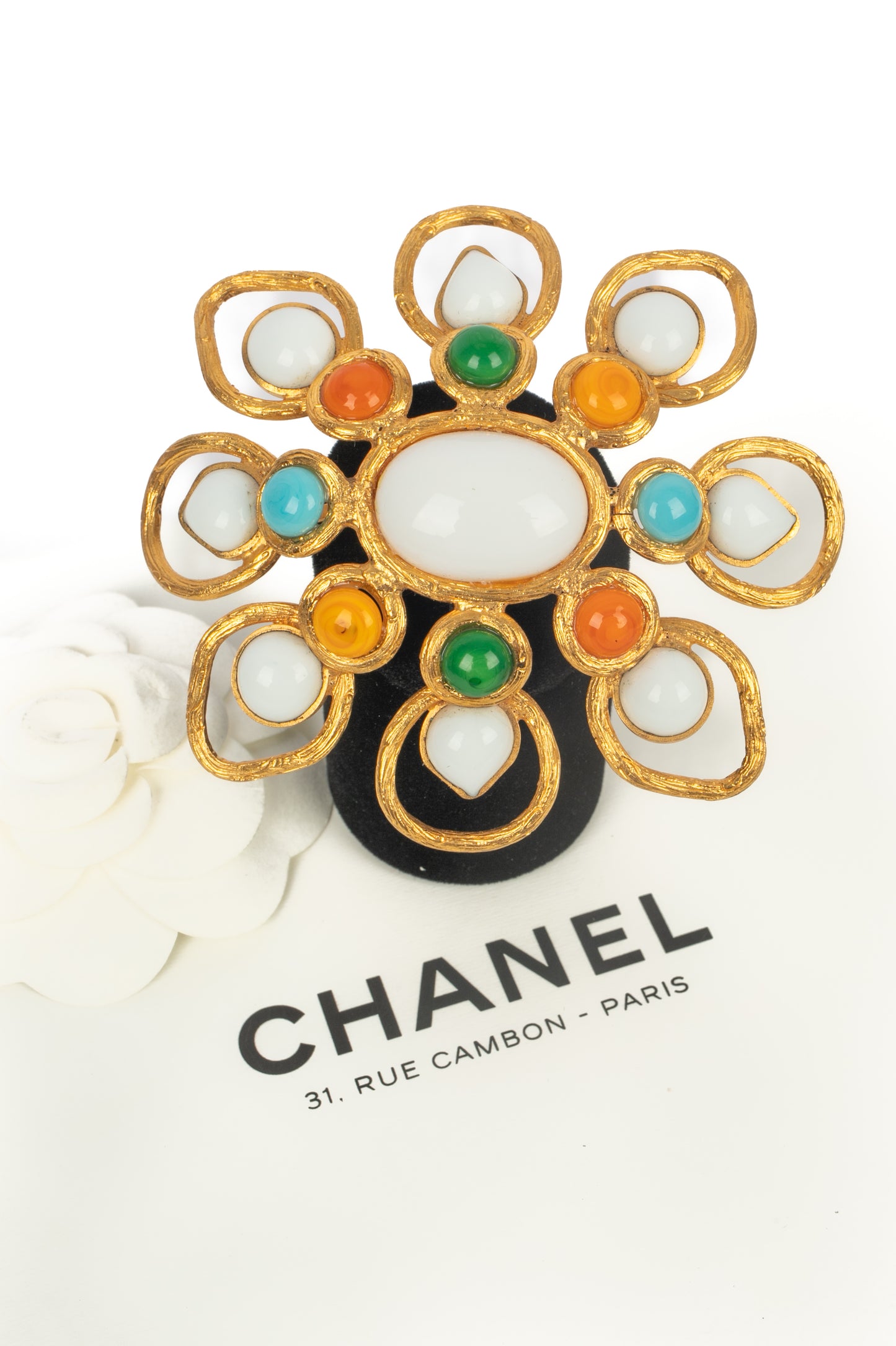 Broche pendentif Chanel été 1993