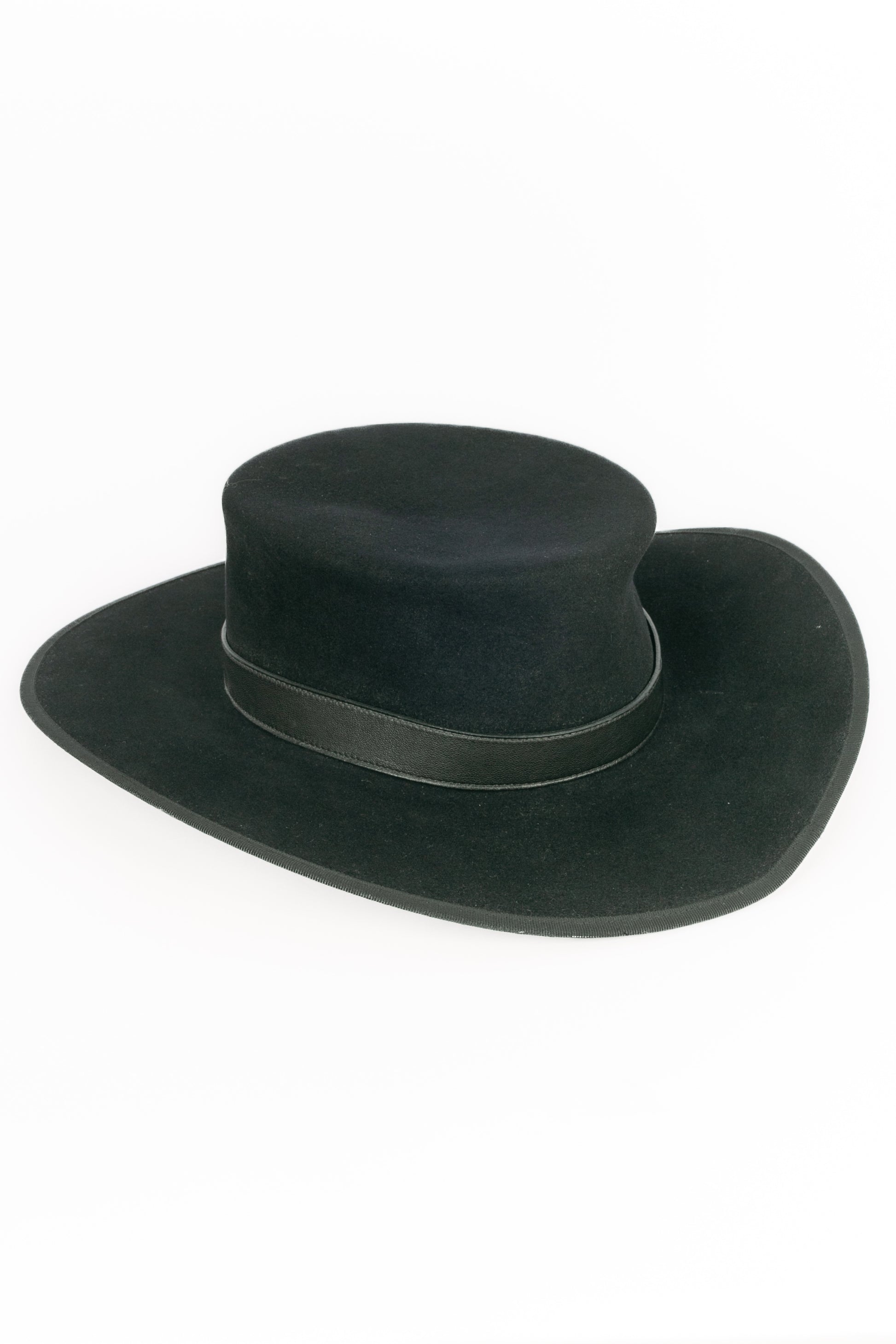 Chapeau noir Hermès