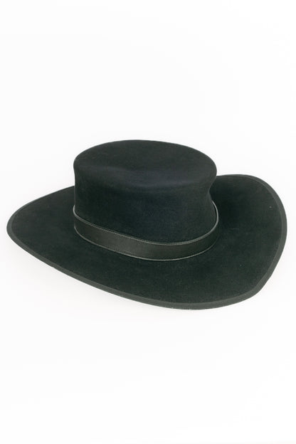 Chapeau noir Hermès