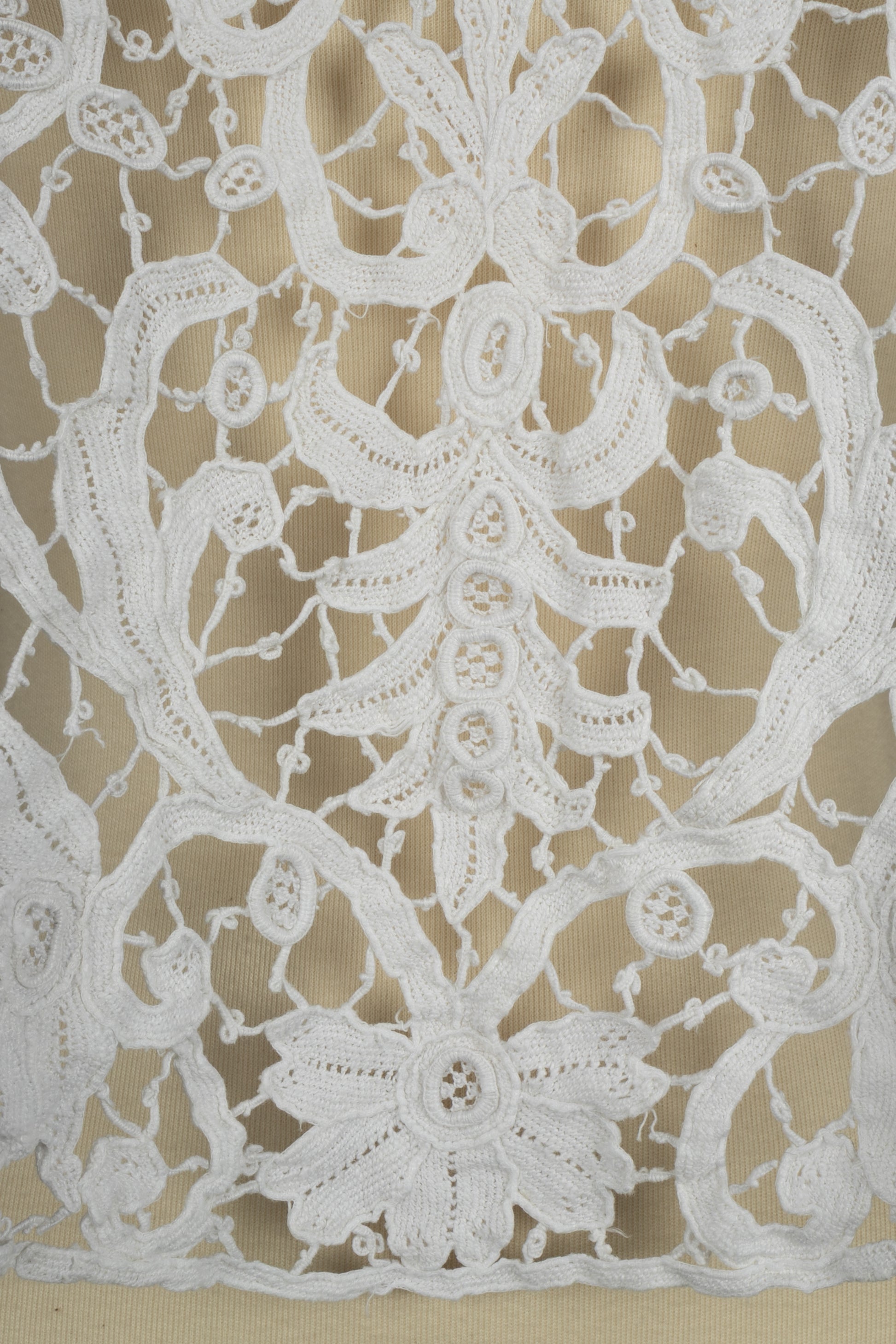 Haut ancien en dentelle