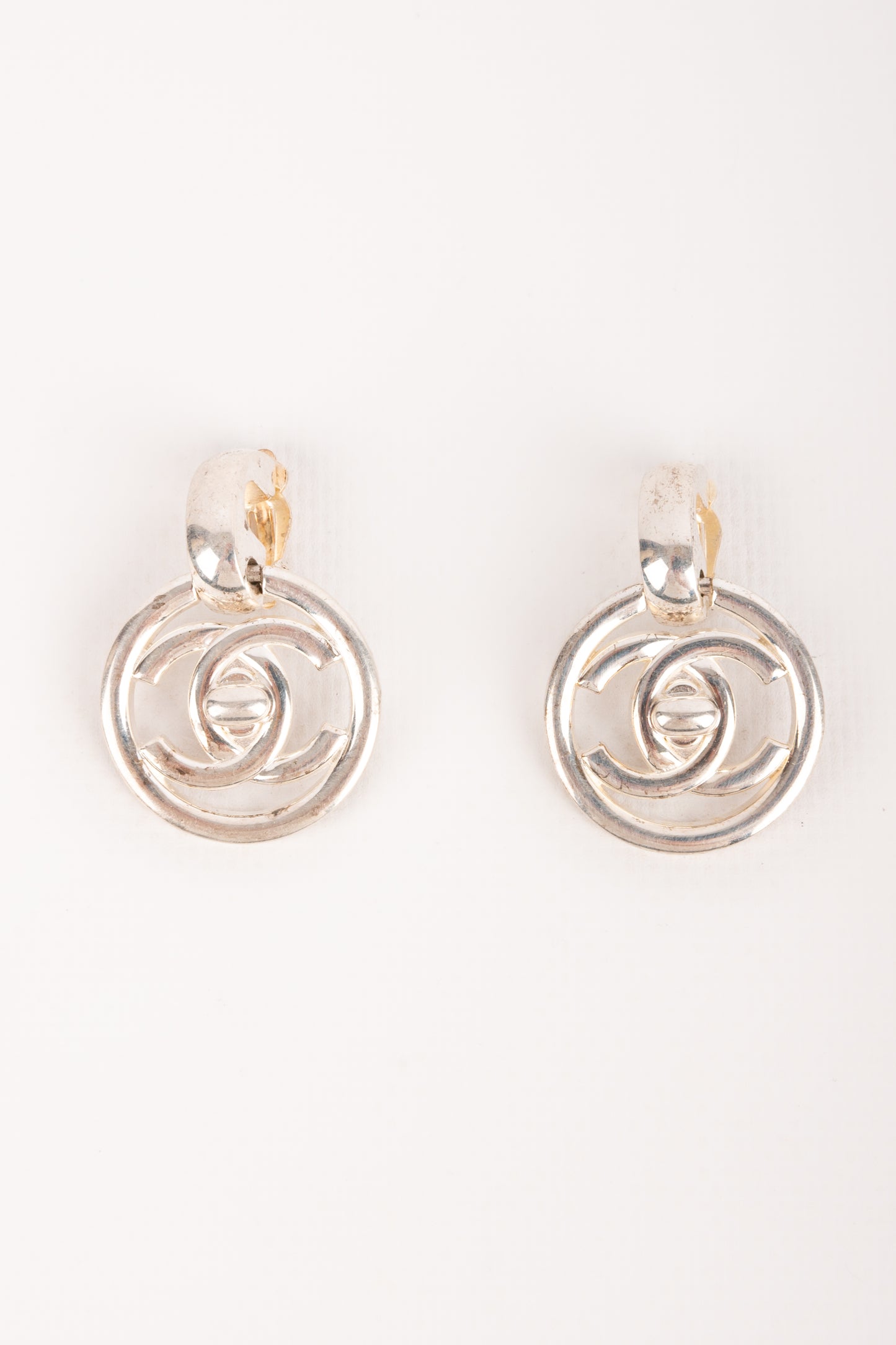 Boucles d'oreilles tourniquet Chanel 1997