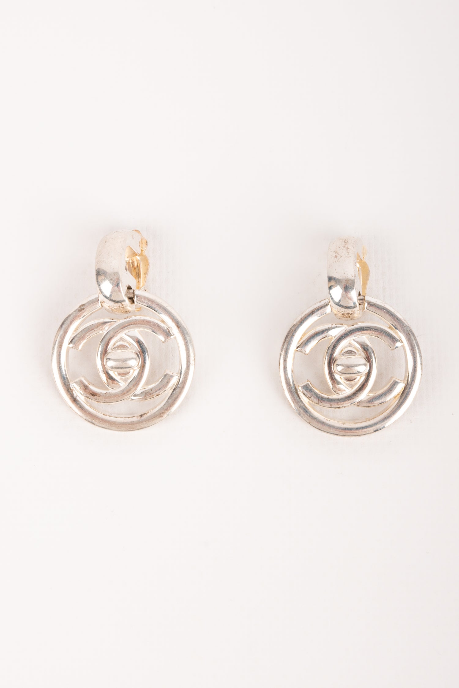 Boucles d'oreilles tourniquet Chanel 1997