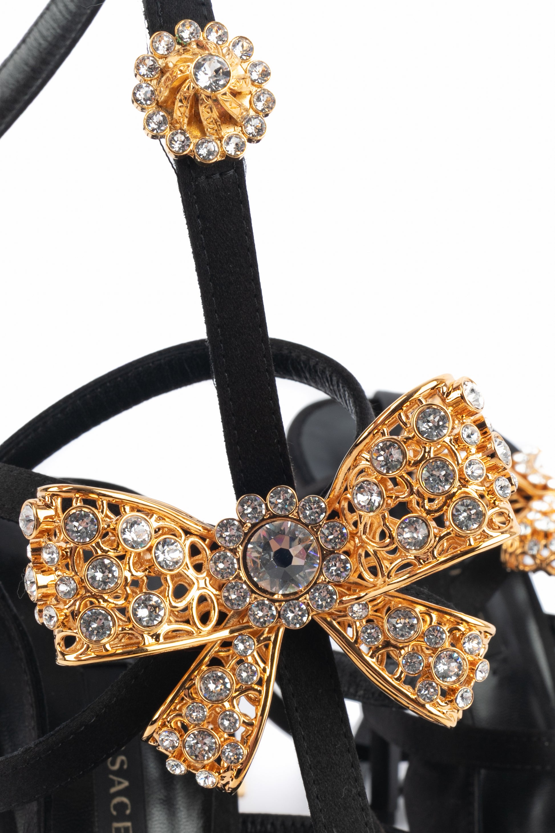 Escarpins en satin noir Versace