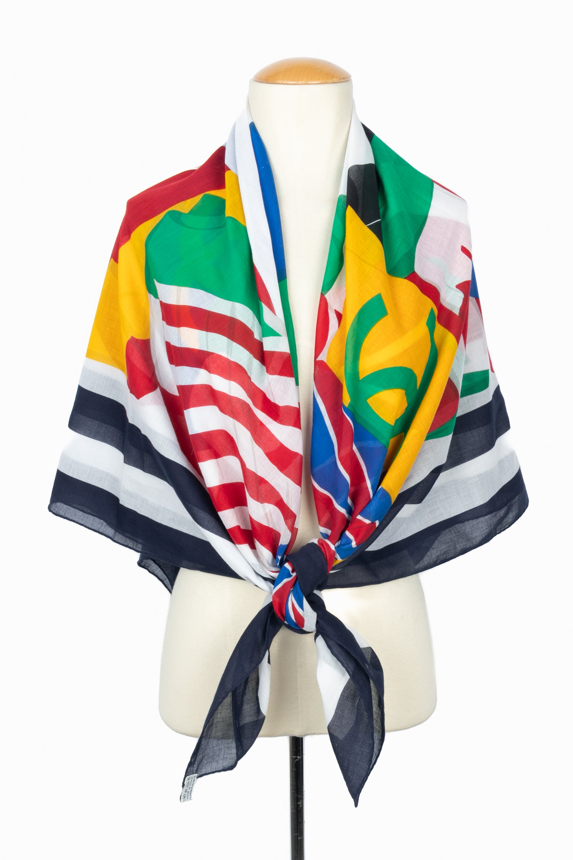 Foulard "Drapeaux" Chanel 