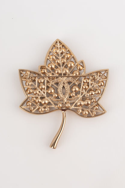 Broche feuille Chanel