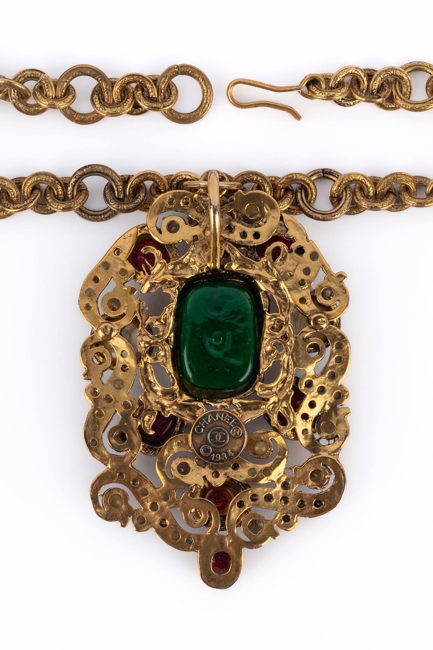 Collier pendentif byzantin Chanel 1984