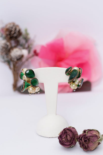 Boucles d'oreilles en pâte de verre Chanel (Attribuées à)