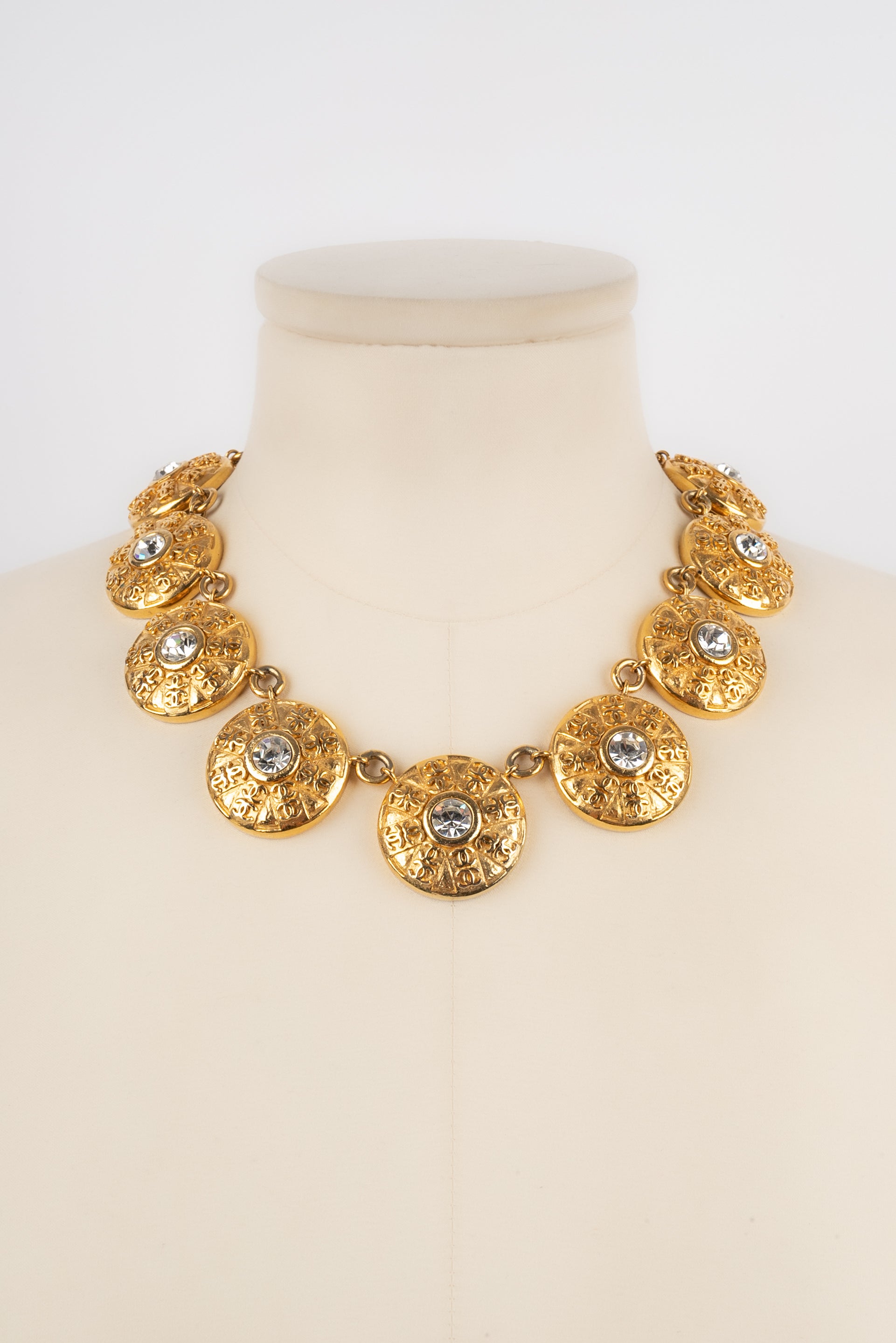 Collier court Chanel