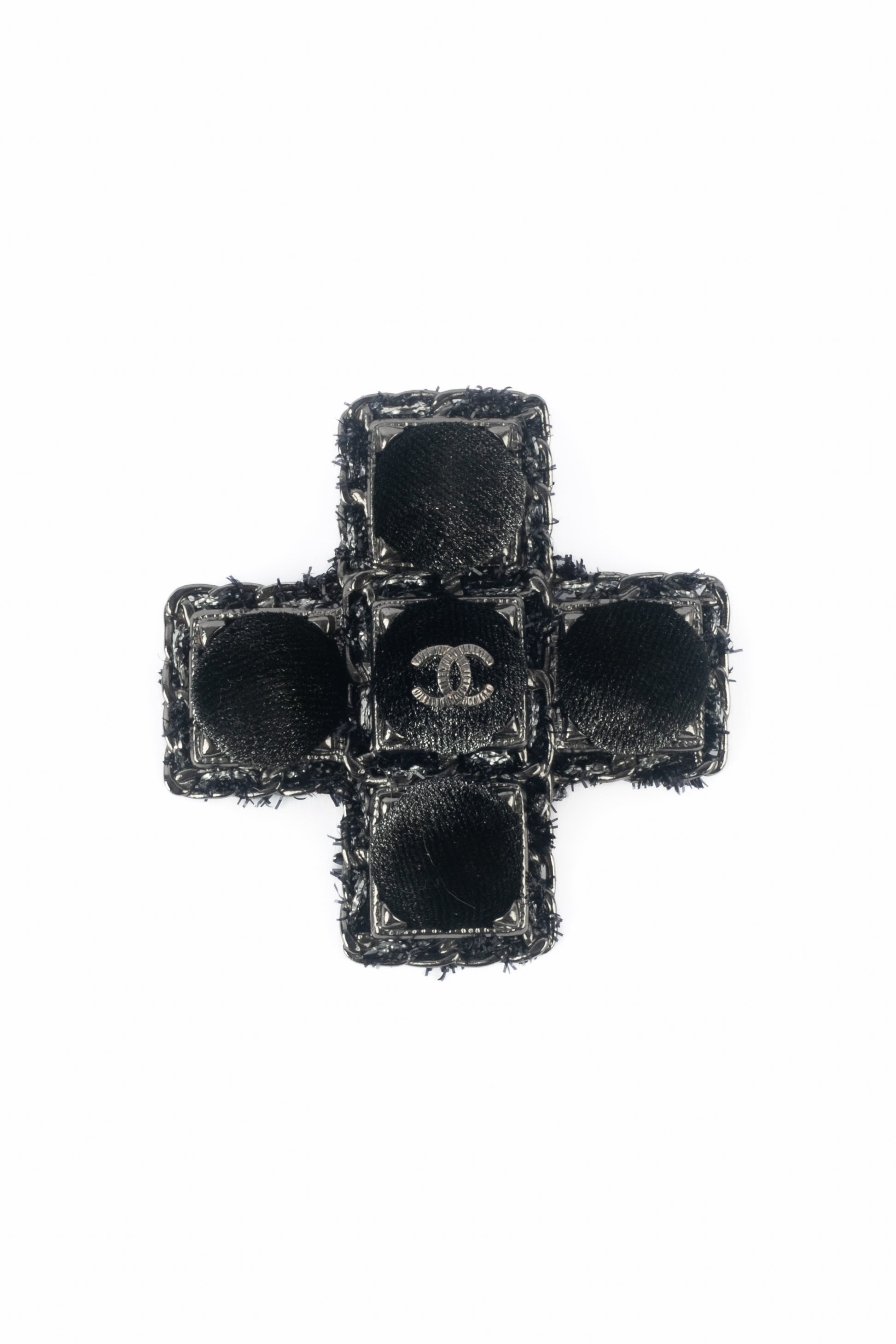 Broche croix Chanel 2013