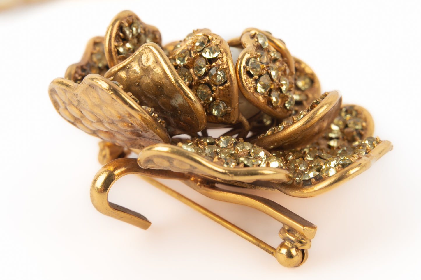 Collier camélia Chanel 1980's